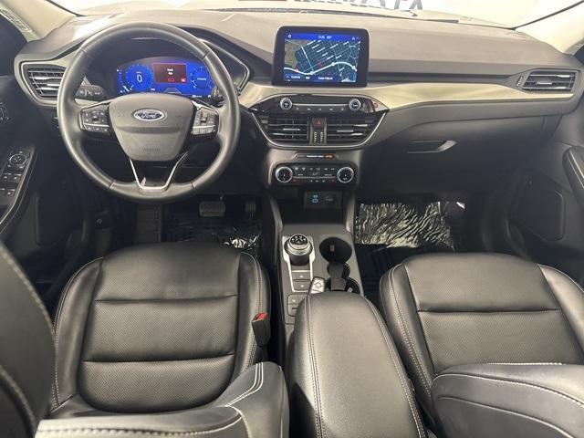 2022 ford escape titanium