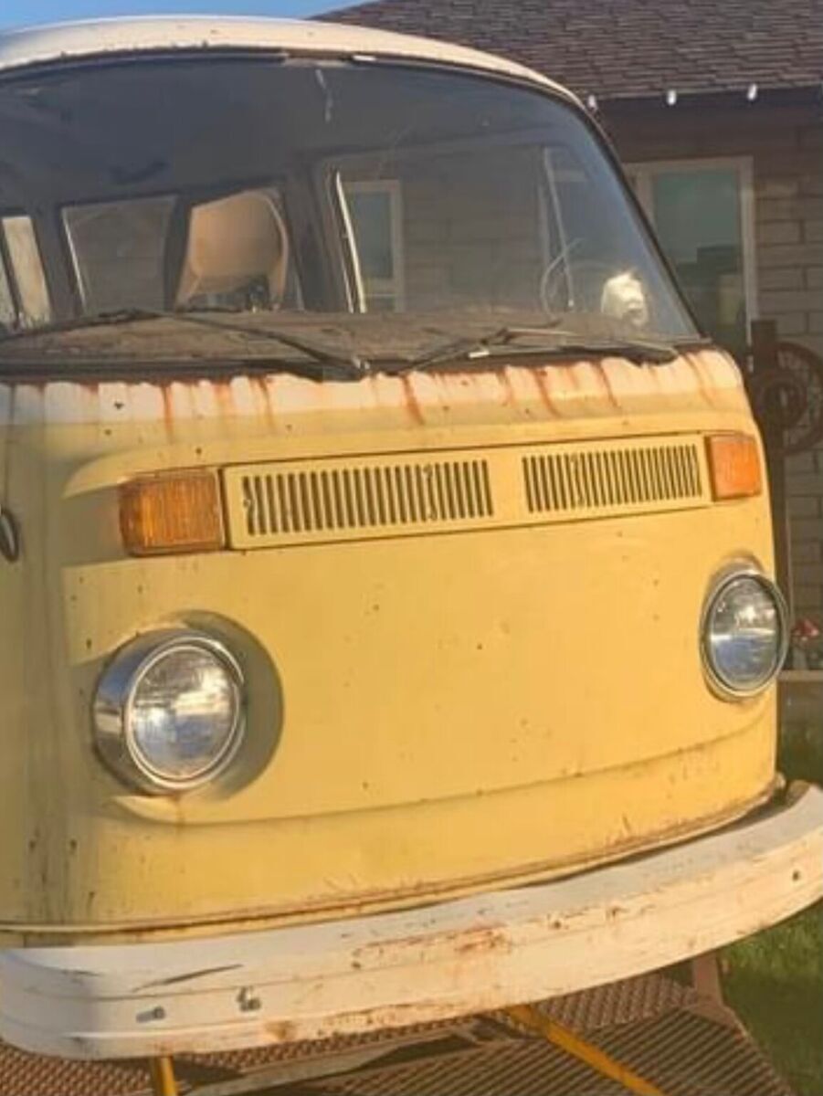 1976 vw bus!arizona rust free!!bus, great metal, with matching engine/tranny
