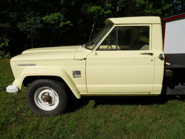 1967 kaiser jeep gladiator j-2000 4wd flatbed pickup/truck v-8 327 vigilante eng