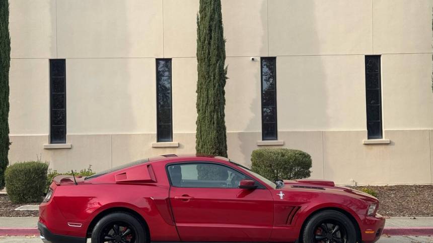 2011 ford mustang v6