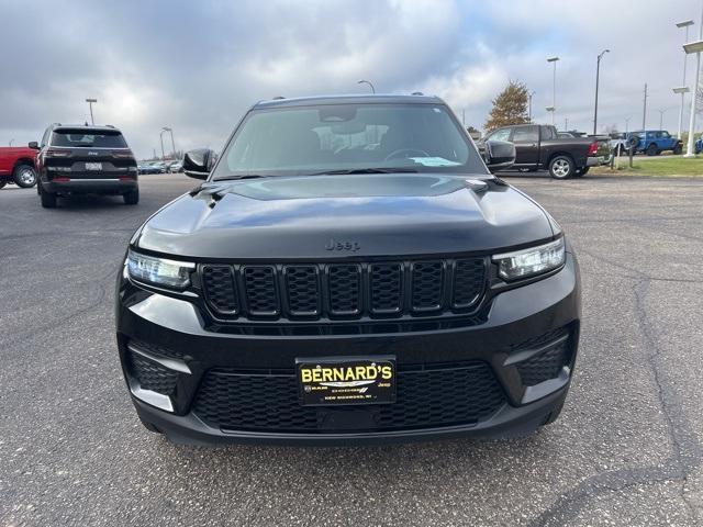 2022 jeep grand cherokee altitude