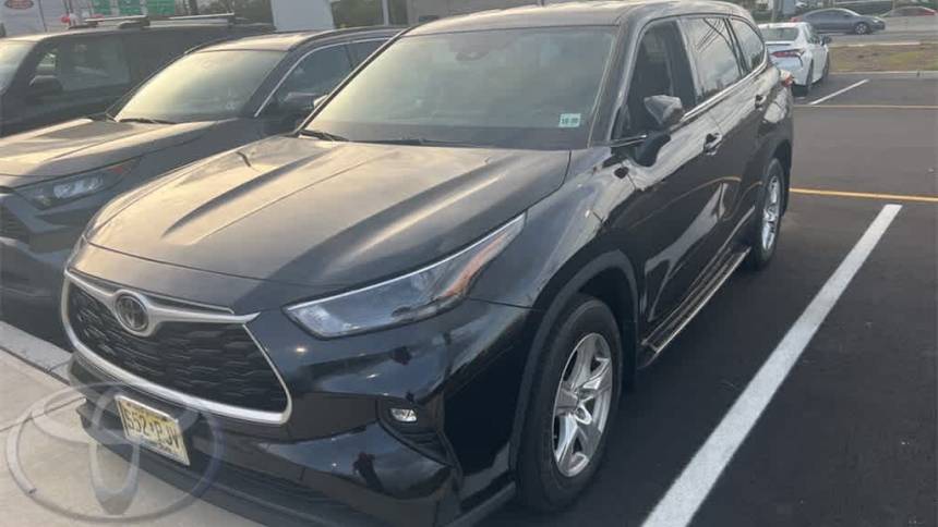 2022 toyota highlander le