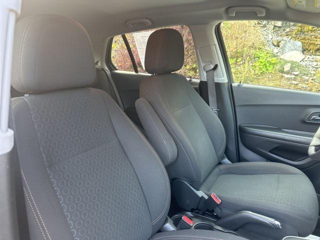 2022 chevrolet trax ls