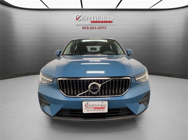 2024 volvo xc40 b5 core bright theme