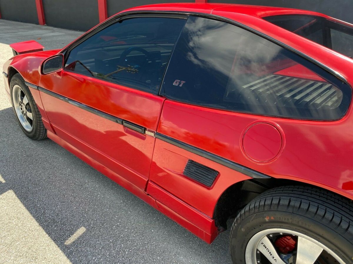 pontiac fiero gt 2m6 v6 stick shift very rare to find