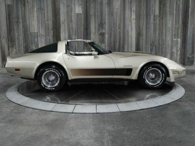 1982 corvette restored new paint new interior gorgeous collector edition 4 speed