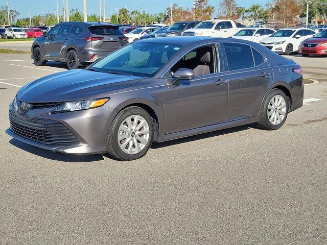 2020 toyota camry le