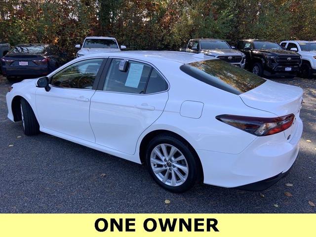 2022 toyota camry le