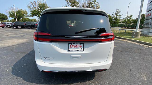 2022 chrysler pacifica touring l