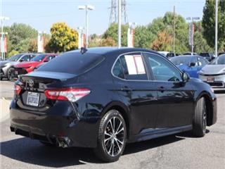 2020 Toyota Camry se
