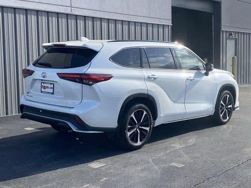 2021 toyota highlander xse in anderson, indiana