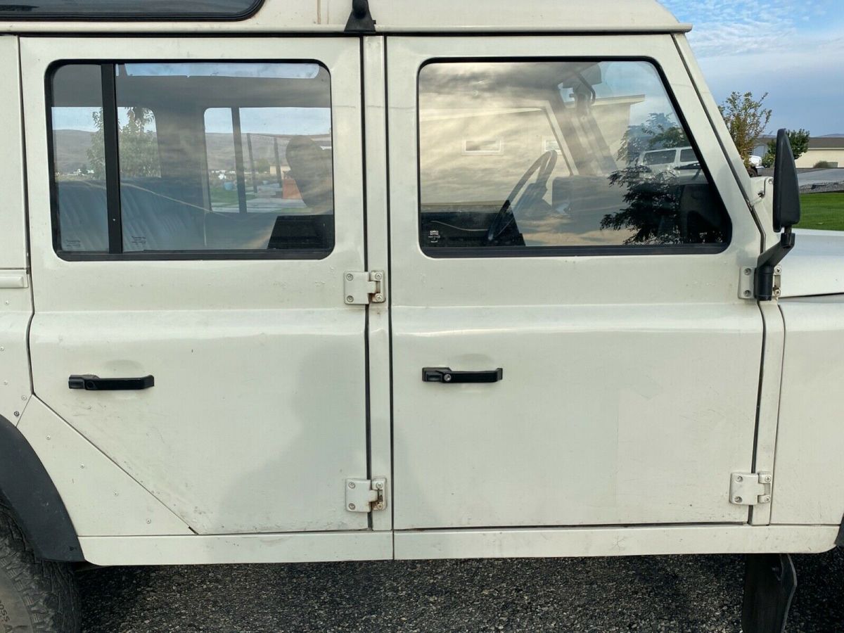2.5 diesel engine. 4wd. 5 sp. manual