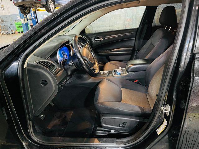 2019 chrysler 300 touring