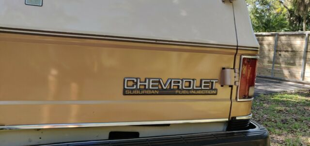 beautiful 1990 chevrolet suburban 2500