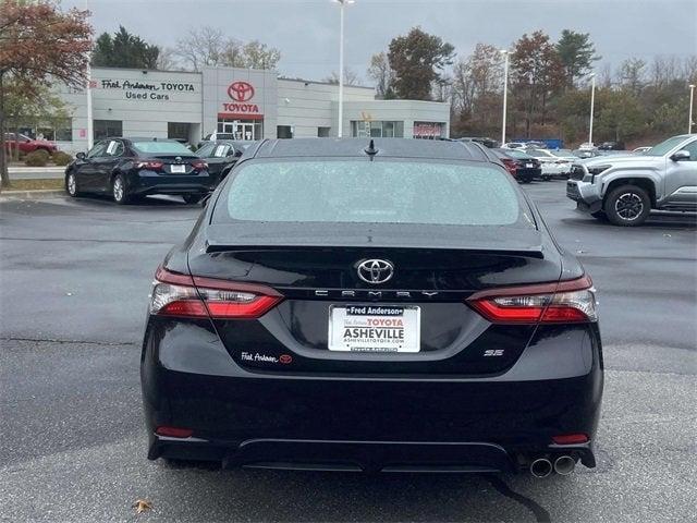 2022 toyota camry se