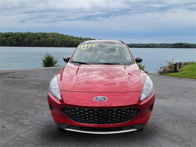 2020 ford escape se