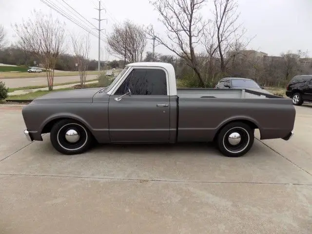 1967 chevrolet c10 white/gray