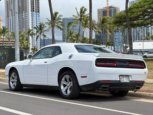 2021 dodge challenger sxt