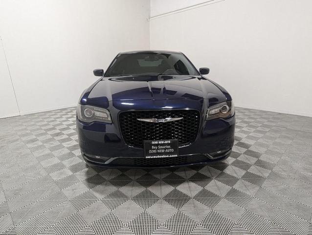 2016 chrysler 300 s