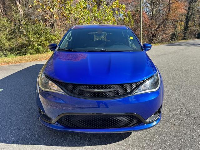2020 chrysler pacifica touring