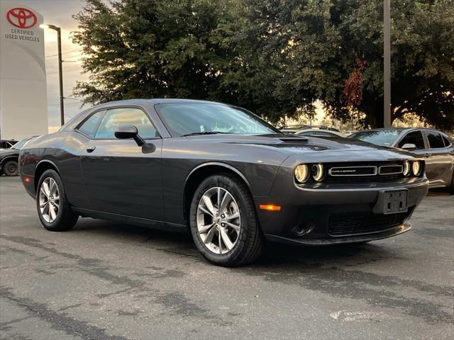 2023 dodge challenger sxt