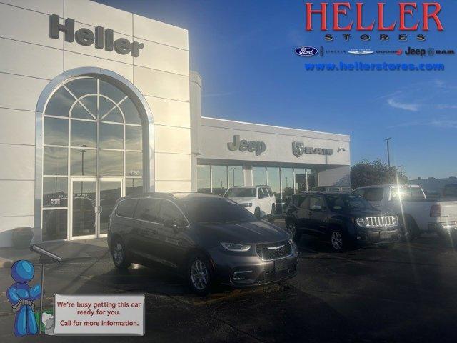 2022 chrysler pacifica touring-l
