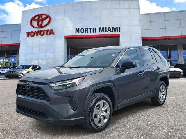 2023 toyota rav4 le