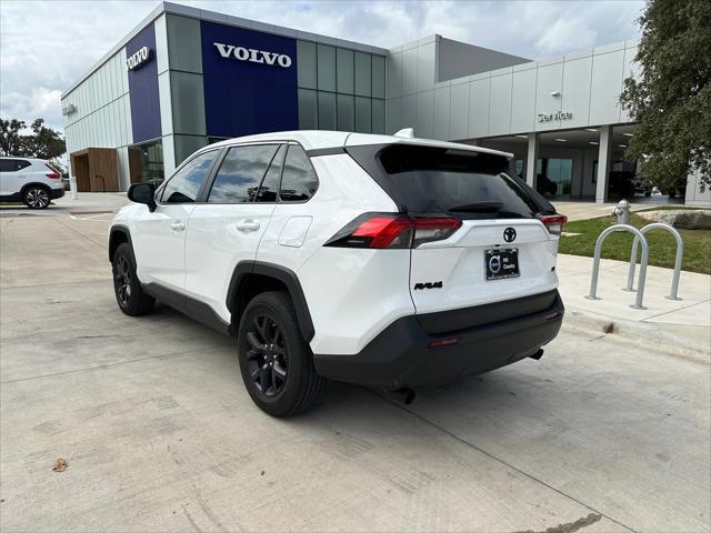 2023 toyota rav4 le