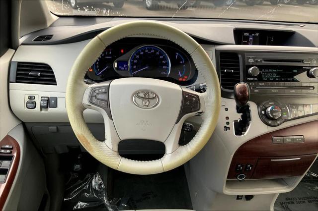 2013 toyota sienna xle