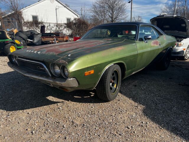 1972 dodge challenger coupe green rwd automatic
