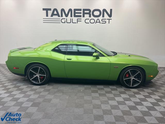 2011 dodge challenger srt8