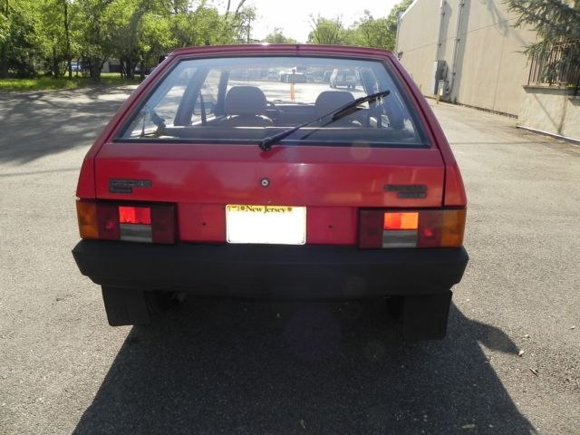 1988 lada samara 1.3 5-speed. only 26k km. all original. us title. no reserve