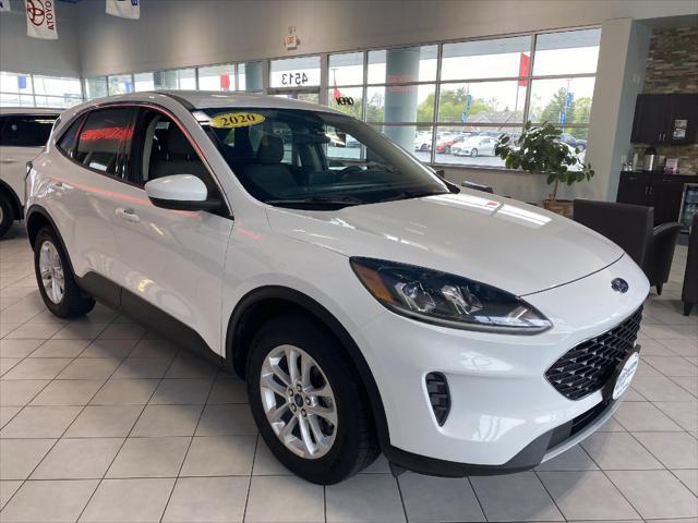 2020 ford escape se