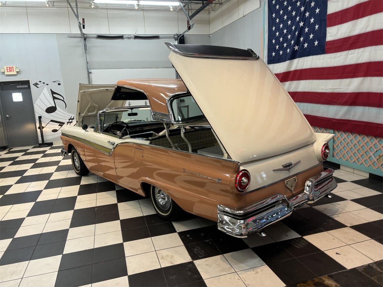 1957 ford skyliner