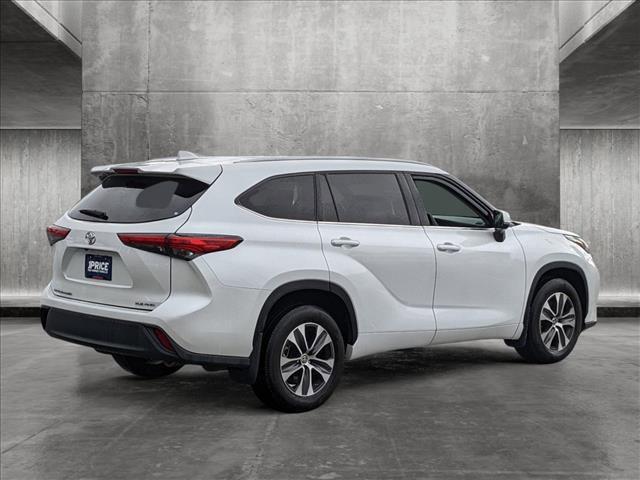 2022 toyota highlander xle