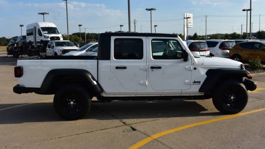 2023 Jeep Gladiator
