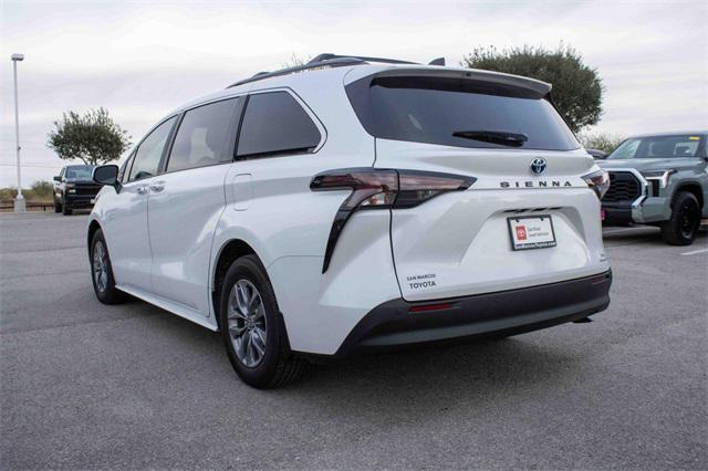 2024 toyota sienna xle 8 passenger