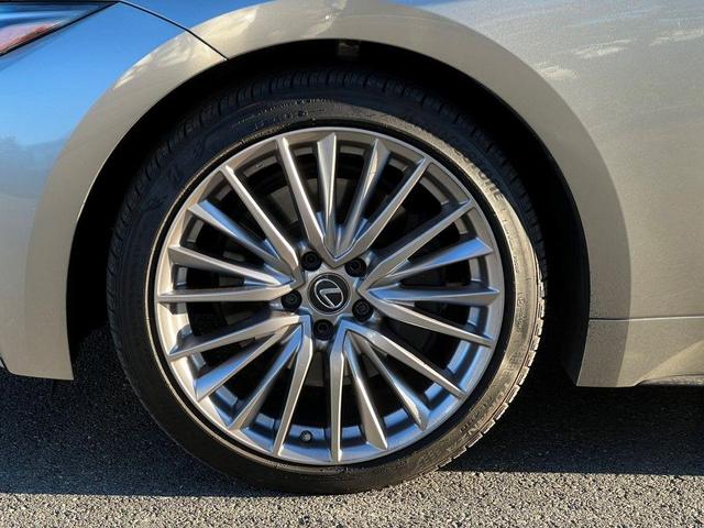 2022 lexus is 300 base