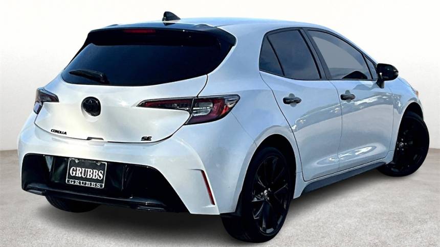 2022 toyota corolla hatchback se