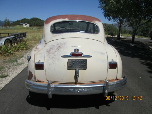 dodge custom four door sedan (1946)