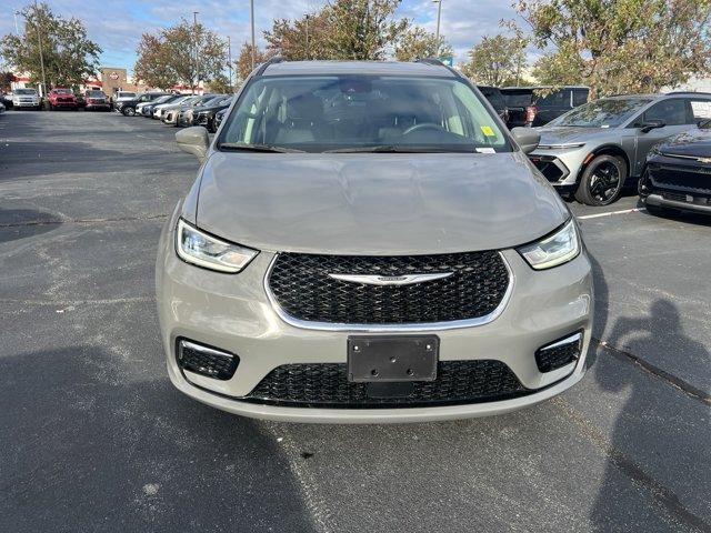 2022 chrysler pacifica touring-l