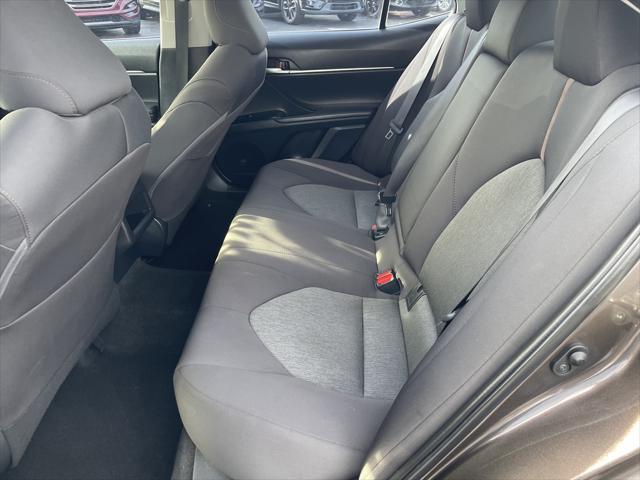 2019 toyota camry le