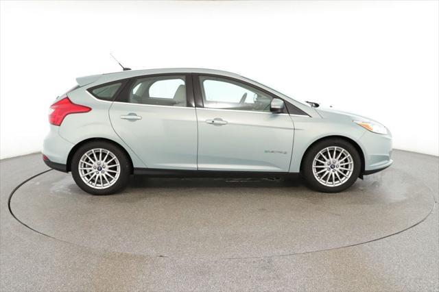 2014 ford focus electric base