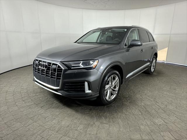 2022 audi q7 55 premium plus