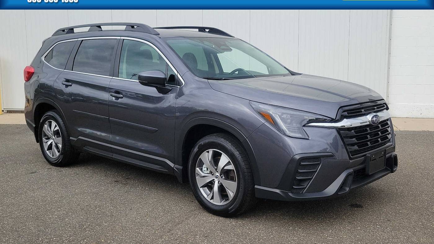 2024 subaru ascent premium 8-passenger