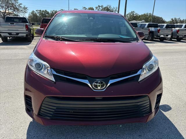 2018 toyota sienna le