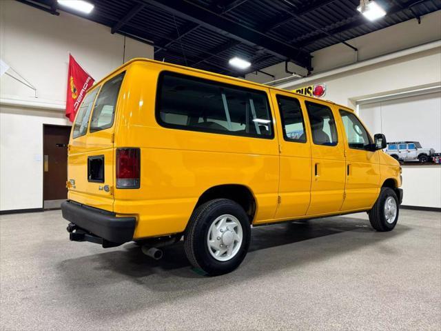 2009 ford e150 base