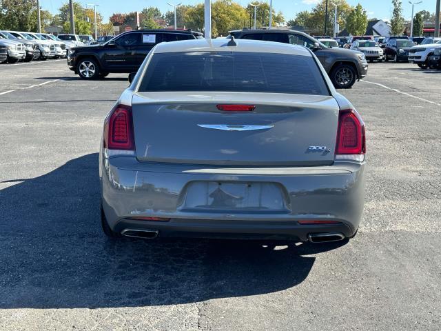 2017 chrysler 300 s