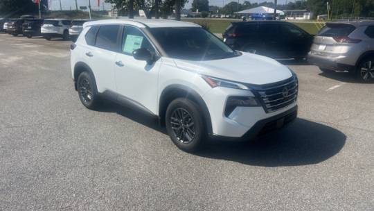 2025 Nissan Rogue s trim package