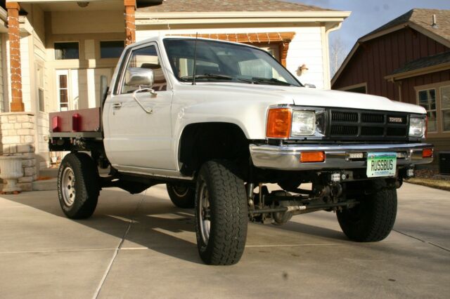 1985 toyota sr5 4x4 pickup truck with custom steel flatbed